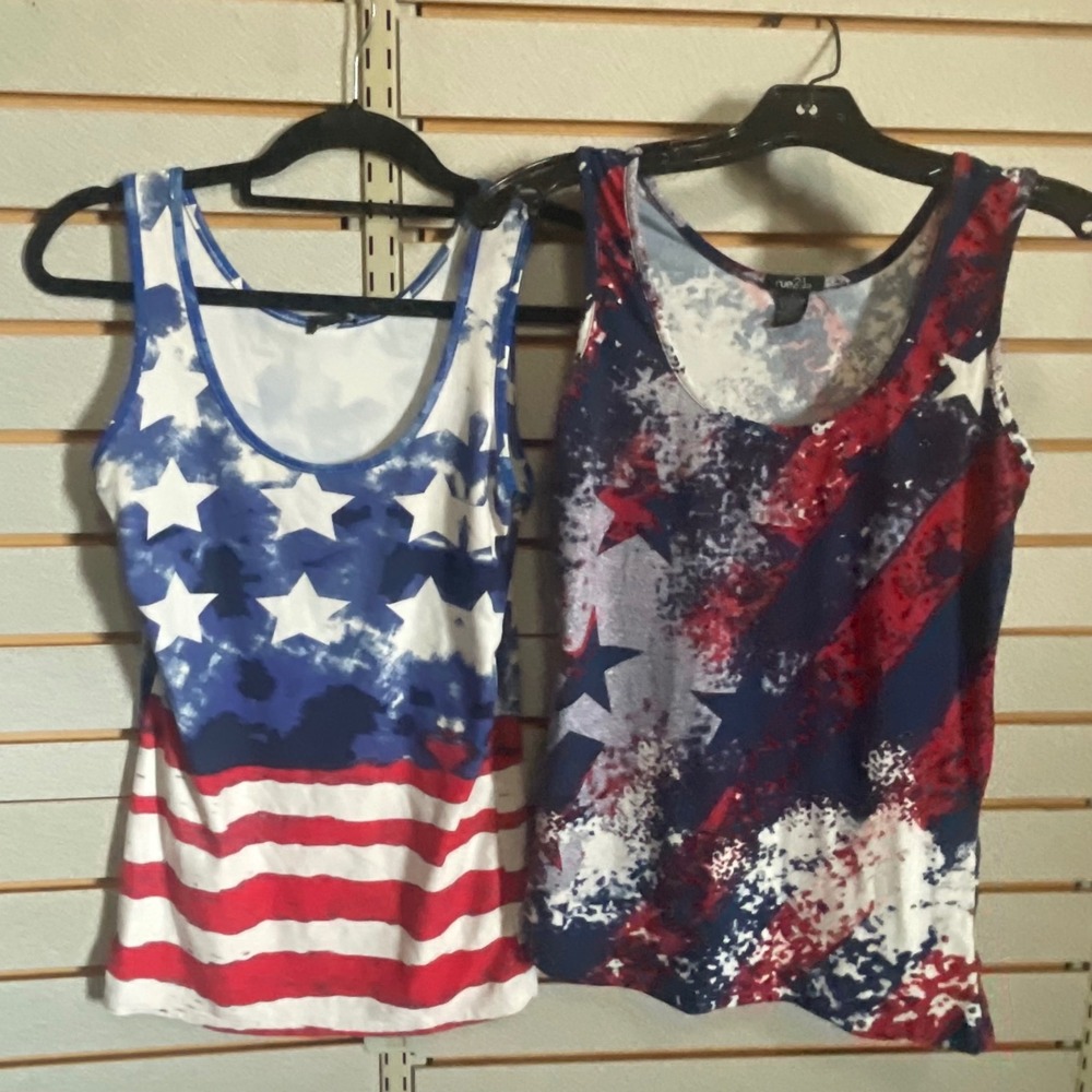 Lot of 2 Womens American Flag Tank Top Medium Stars & Stripes Patriotic
USA